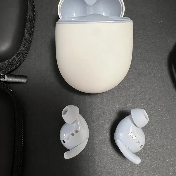 White Wireless google pixel series A Earbuds with Case and Charger. - Picture 7 of 15